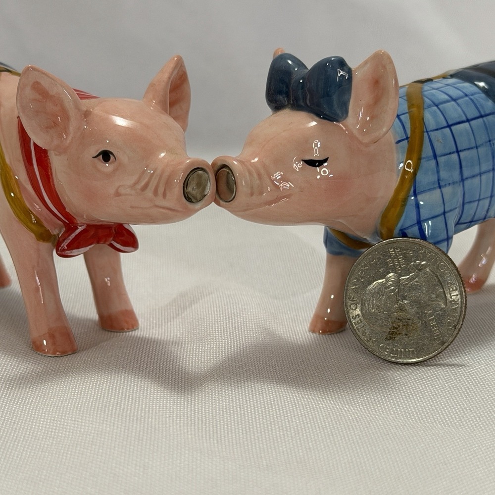 Vintage Kissing Pig Salt & Pepper Shakers Magnetic Farmhouse Country Kitchen - Picture 7 of 7